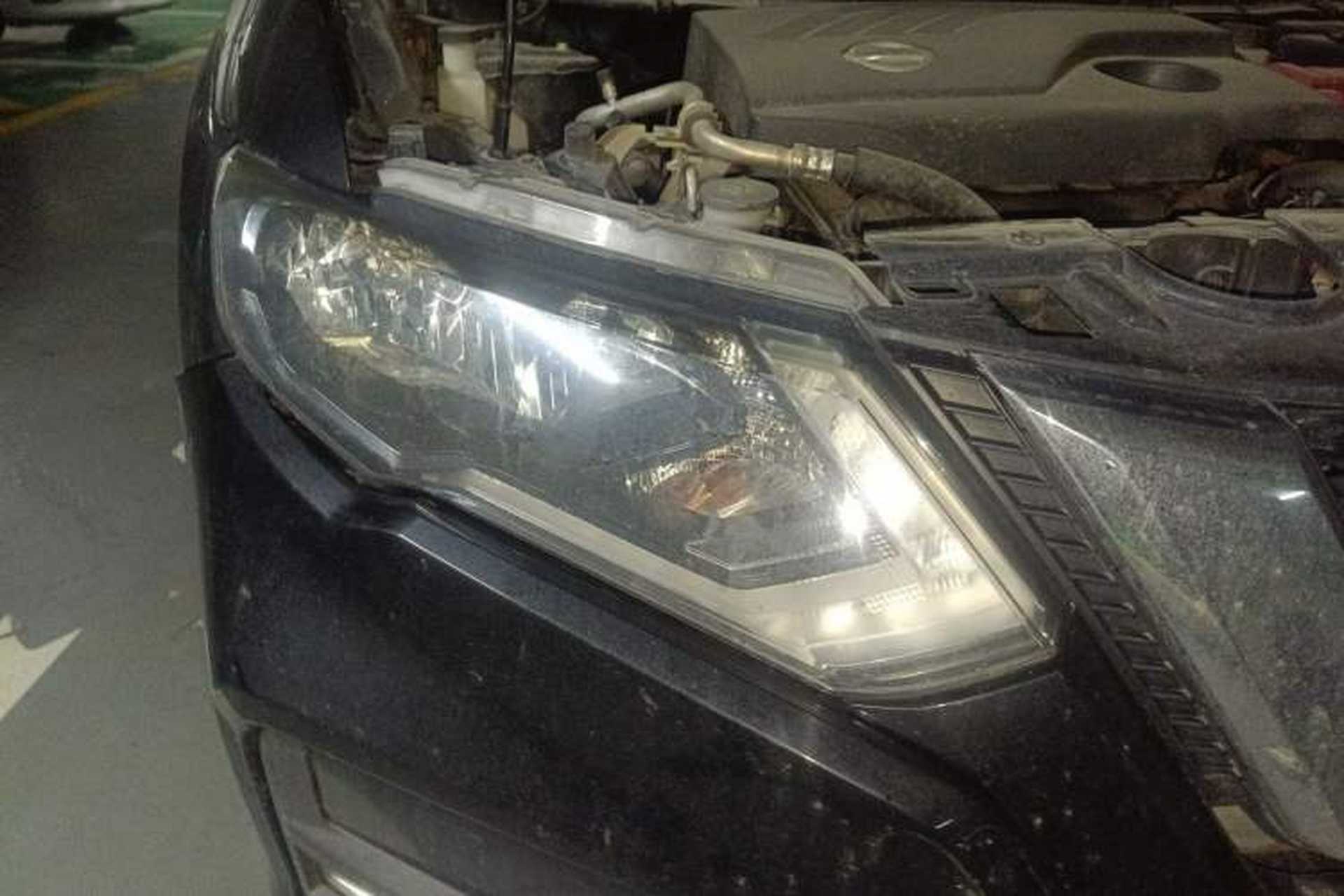 Used Nissan X-Trail 2017 2.0L CVT Smart Enjoyment Version 2WD Right Front Headlight