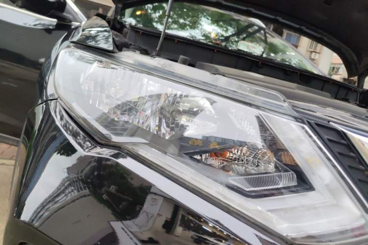 Used Nissan X-Trail 2017 2.0L CVT Comfort Edition 2WD Right Front Headlight