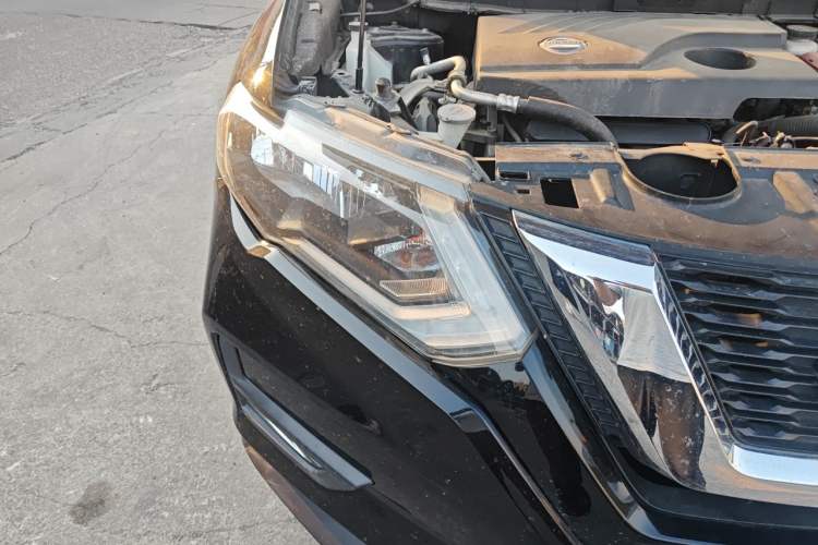 Used Nissan X-Trail 2017 2.0L CVT Comfort Edition 2WD Right Front Headlight