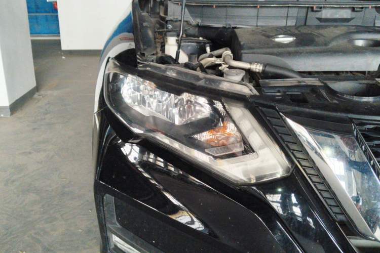 Used Nissan X-Trail 2017 2.0L CVT Comfort Edition 2WD Right Front Headlight
