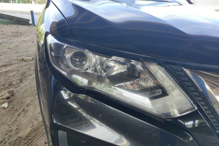 Used Nissan X-Trail 2017 2.0L CVT Comfort Edition 2WD Right Front Headlight