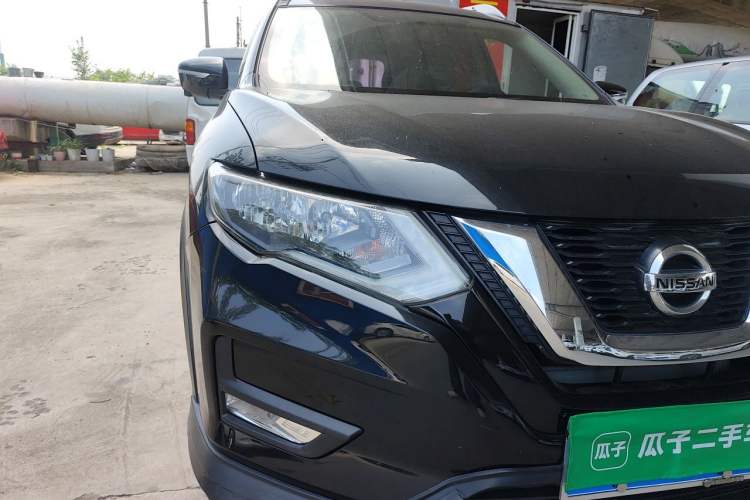 Used Nissan X-Trail 2017 2.0L CVT Comfort Edition 2WD Right Front Headlight