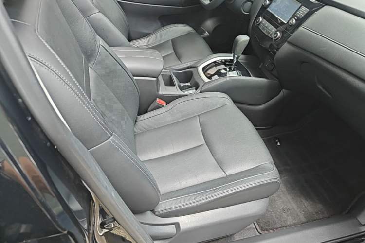 Used Nissan X-Trail 2017 2.0L CVT 7-Seater Comfort Edition 2WD Right Front Seat