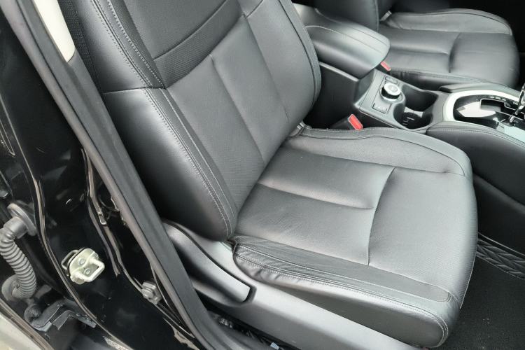 Used Nissan X-Trail 2017 2.5L CVT Leading Edition 4WD Right Front Seat