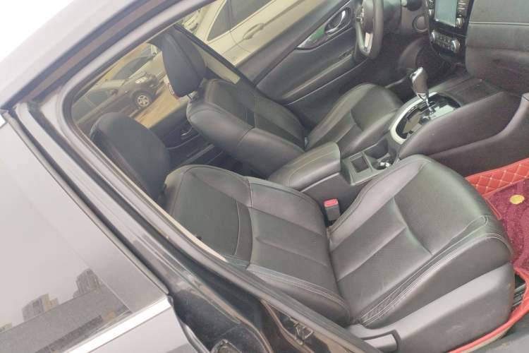 Used Nissan X-Trail 2017 2.0L CVT Comfort Edition 2WD Right Front Seat