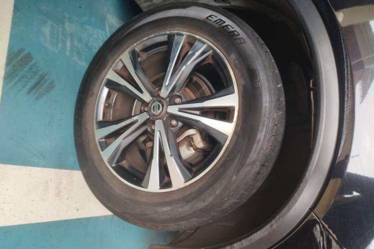 Used Nissan X-Trail 2017 2.5L CVT Luxury Edition 4WD Right Front Wheel Hub