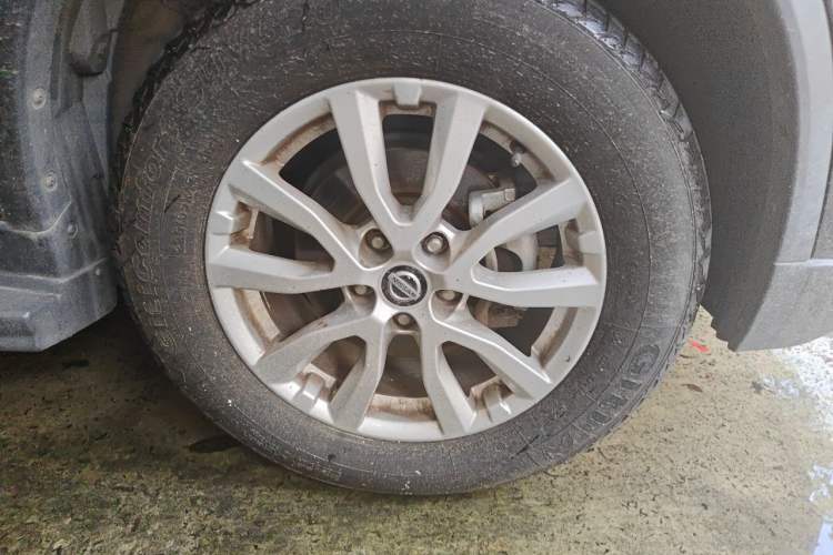 Used Nissan X-Trail 2017 2.0L CVT Comfort Edition 2WD Right Front Wheel Hub