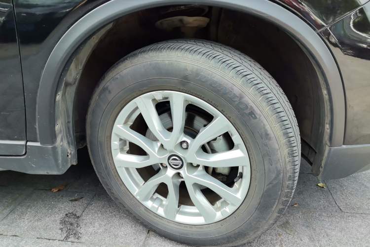 Used Nissan X-Trail 2017 2.0L CVT Comfort Edition 2WD Right Front Wheel Hub