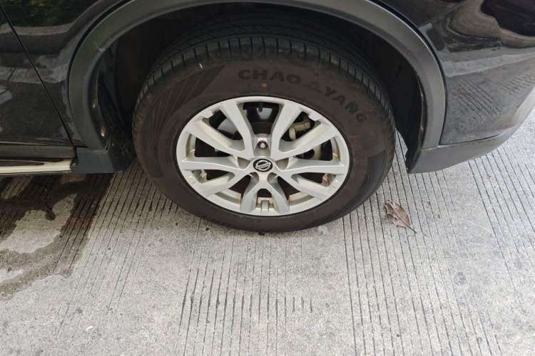 Used Nissan X-Trail 2017 2.0L CVT Comfort Edition 2WD Right Front Wheel Hub