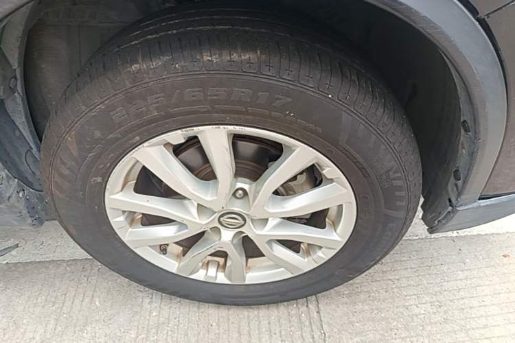 Used Nissan X-Trail 2017 2.0L CVT Comfort Edition 2WD Right Front Wheel Hub