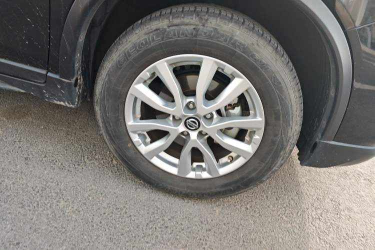 Used Nissan X-Trail 2017 2.0L CVT Comfort Edition 2WD Right Front Wheel Hub