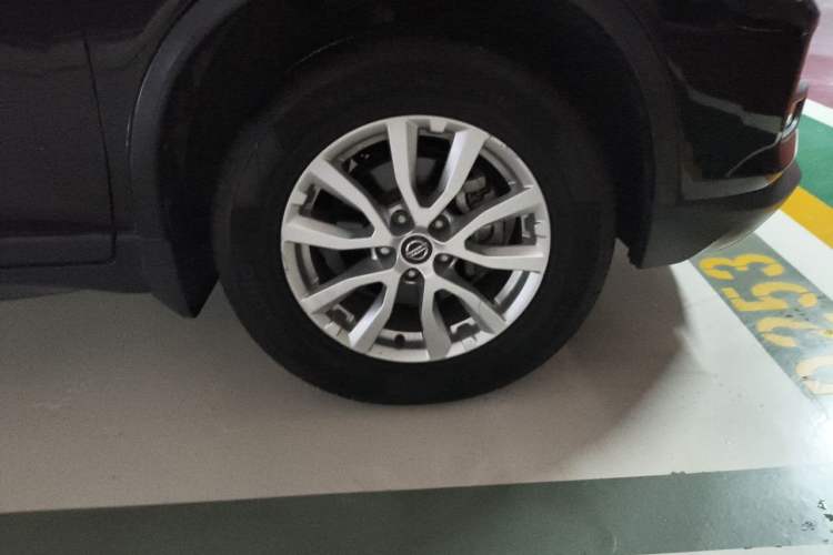 Used Nissan X-Trail 2017 2.0L CVT Comfort Edition 2WD Right Front Wheel Hub