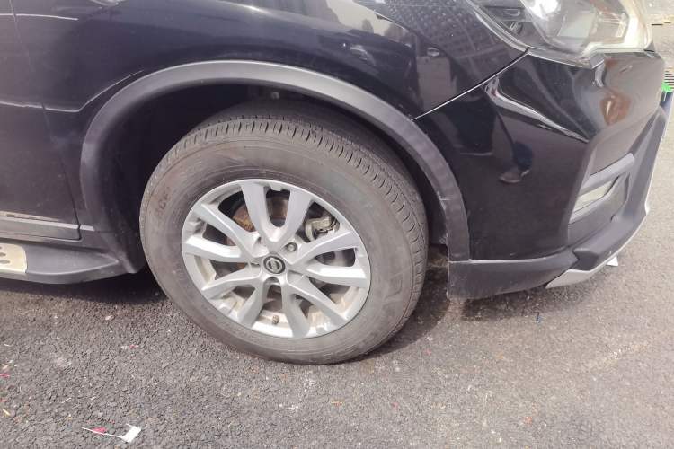 Used Nissan X-Trail 2017 2.0L CVT Comfort Edition 2WD Right Front Wheel Hub