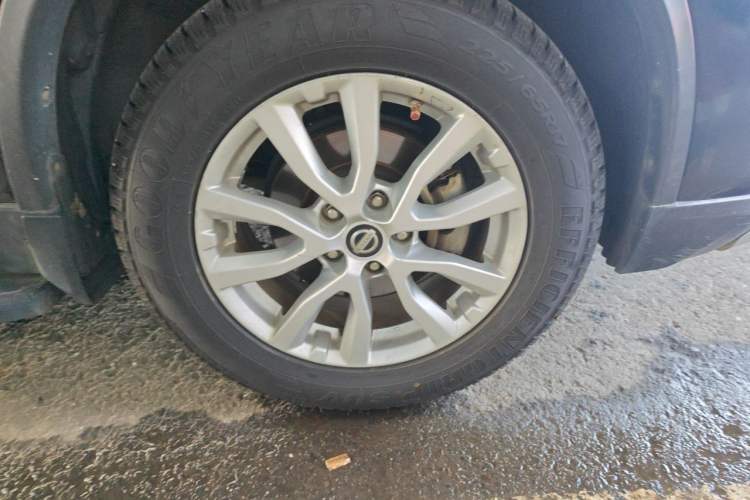 Used Nissan X-Trail 2017 2.0L CVT Comfort Edition 2WD Right Front Wheel Hub