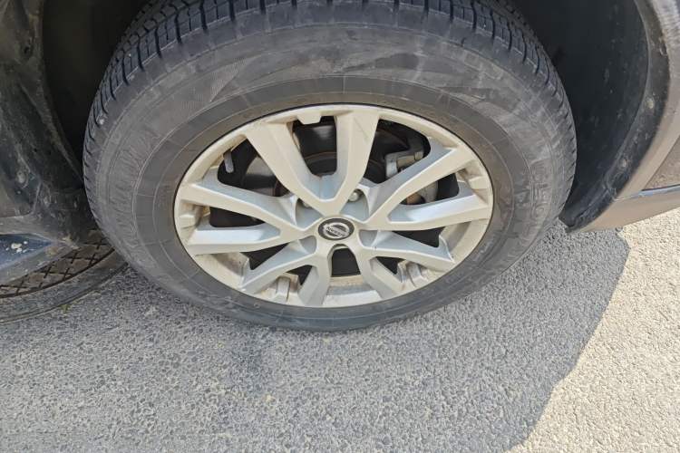 Used Nissan X-Trail 2017 2.0L CVT Comfort Edition 2WD Right Front Wheel Hub