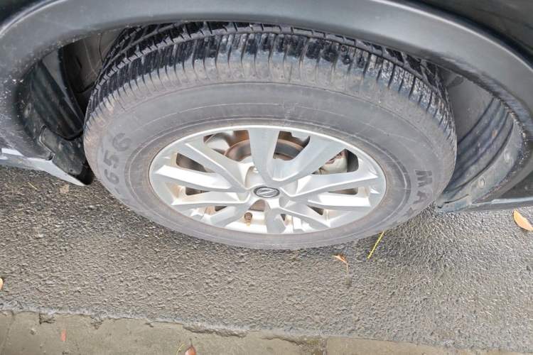 Used Nissan X-Trail 2017 2.0L CVT Comfort Edition 2WD Right Front Wheel Hub