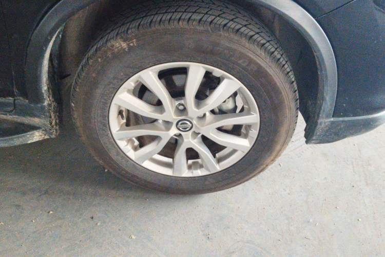 Used Nissan X-Trail 2017 2.0L CVT Comfort Edition 2WD Right Front Wheel Hub