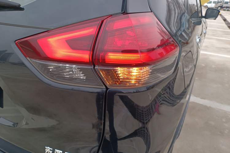Used Nissan X-Trail 2017 2.0L CVT Comfort Edition 2WD Right Rear Taillight