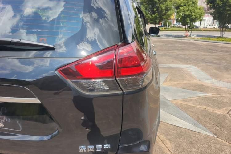Used Nissan X-Trail 2017 2.0L CVT Comfort Edition 2WD Right Rear Taillight