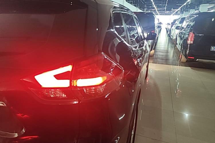 Used Nissan X-Trail 2017 2.0L CVT Comfort Edition 2WD Right Rear Taillight