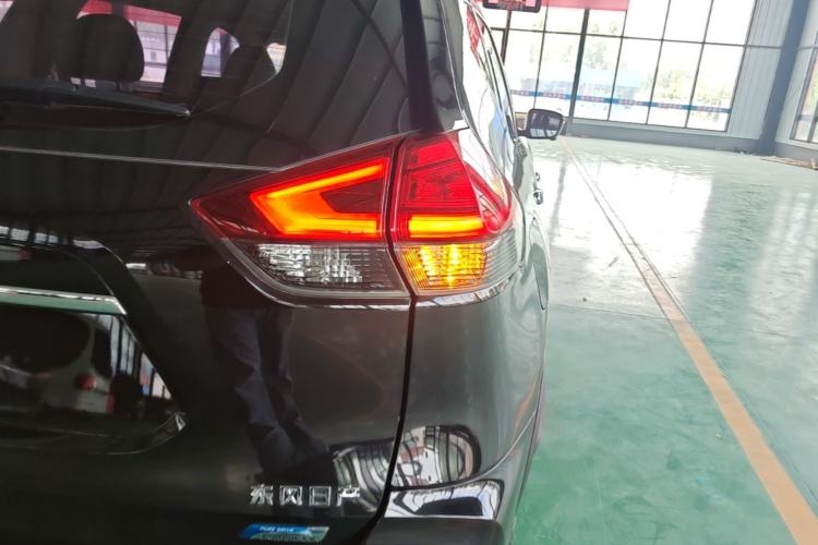 Used Nissan X-Trail 2017 2.0L CVT Comfort Edition 2WD Right Rear Taillight