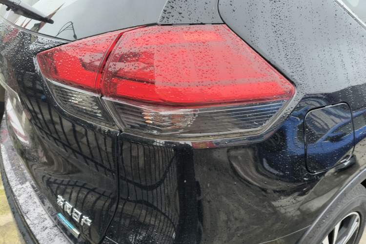 Used Nissan X-Trail 2017 2.5L CVT Leading Edition 4WD Right Rear Taillight