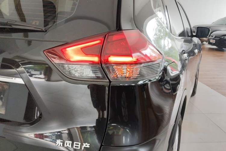 Used Nissan X-Trail 2017 2.0L CVT Comfort Edition 2WD Right Rear Taillight