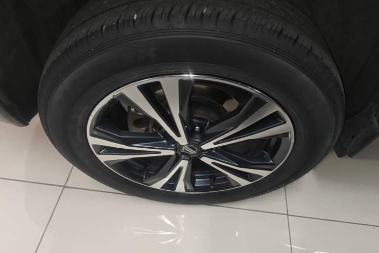 Used Nissan X-Trail 2017 2.5L CVT Leading Edition 4WD Right Rear Wheel Hub