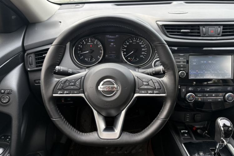 Used Nissan X-Trail 2017 2.5L CVT Luxury Edition 4WD Steering Wheel