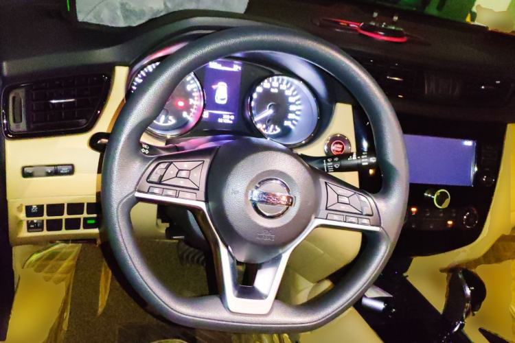 Used Nissan X-Trail 2017 2.0L CVT Comfort Edition 2WD Steering Wheel