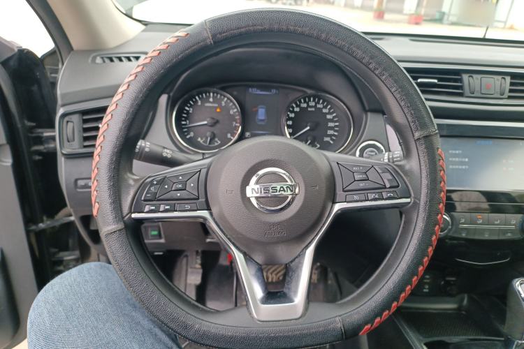 Used Nissan X-Trail 2017 2.0L CVT Comfort Edition 2WD Steering Wheel