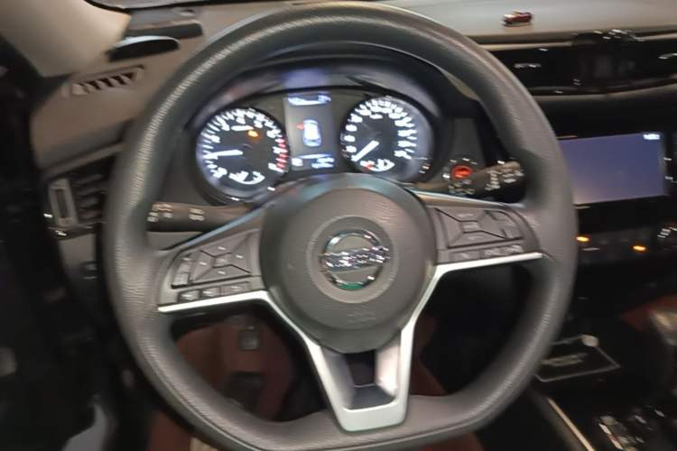 Used Nissan X-Trail 2017 2.0L CVT 7-Seater Comfort Edition 2WD Steering Wheel