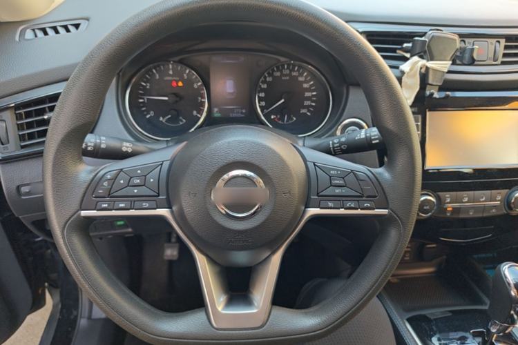 Used Nissan X-Trail 2017 2.0L CVT Comfort Edition 2WD Steering Wheel