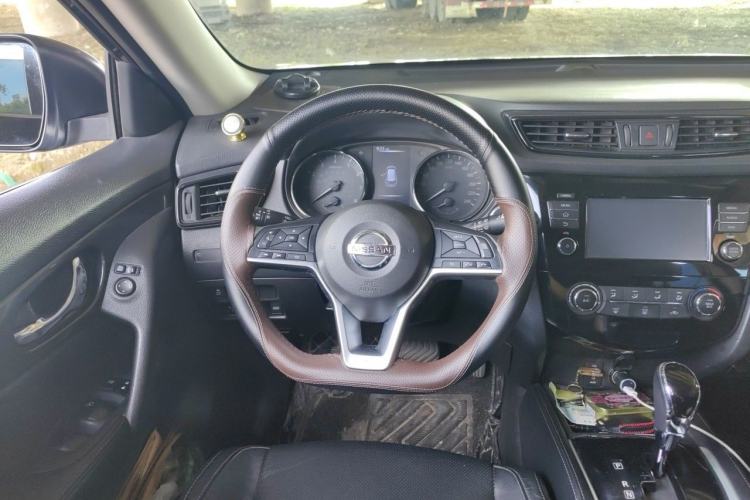 Used Nissan X-Trail 2017 2.0L CVT Comfort Edition 2WD Steering Wheel