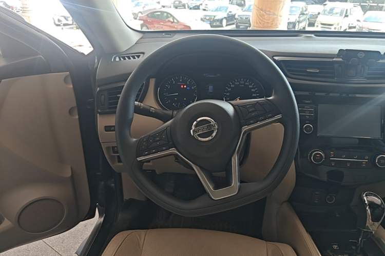 Used Nissan X-Trail 2017 2.0L CVT Comfort Edition 2WD Steering Wheel