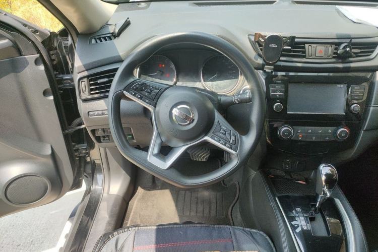 Used Nissan X-Trail 2017 2.0L CVT Comfort Edition 2WD Steering Wheel