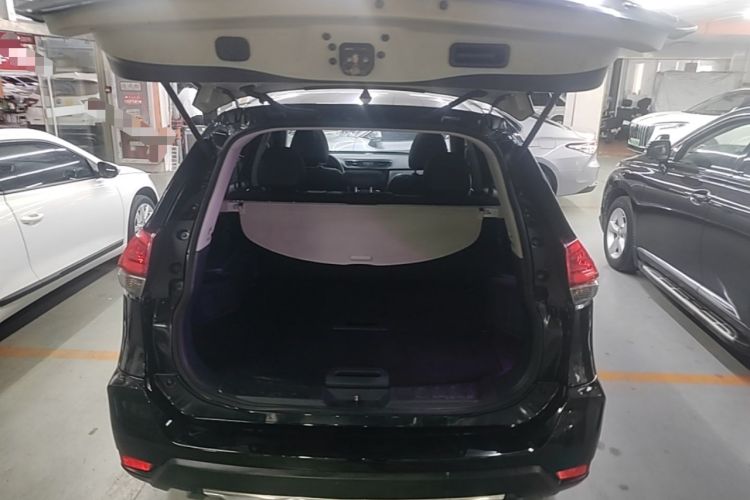 Used Nissan X-Trail 2017 2.0L CVT Comfort Edition 2WD Trunk