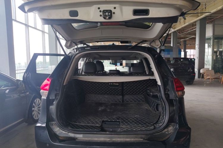 Used Nissan X-Trail 2017 2.0L CVT Comfort Edition 2WD Trunk