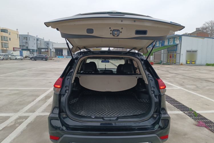 Used Nissan X-Trail 2017 2.0L CVT Comfort Edition 2WD Trunk