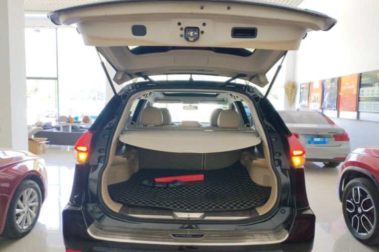 Used Nissan X-Trail 2017 2.0L CVT Comfort Edition 2WD Trunk