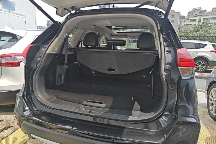 Used Nissan X-Trail 2017 2.0L CVT 7-Seater Comfort Edition 2WD Trunk