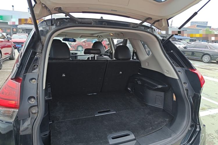 Used Nissan X-Trail 2017 2.0L CVT Comfort Edition 2WD Trunk