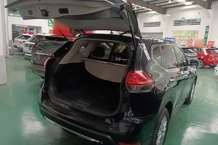 Used Nissan X-Trail 2017 2.0L CVT Comfort Edition 2WD Trunk