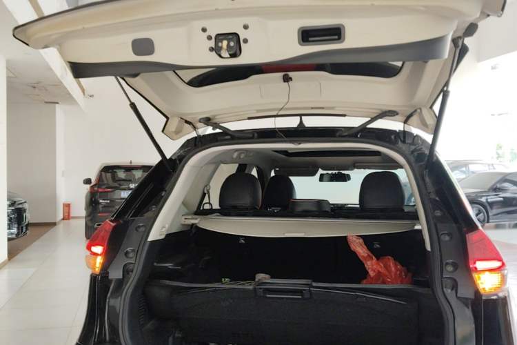 Used Nissan X-Trail 2017 2.0L CVT Comfort Edition 2WD Trunk