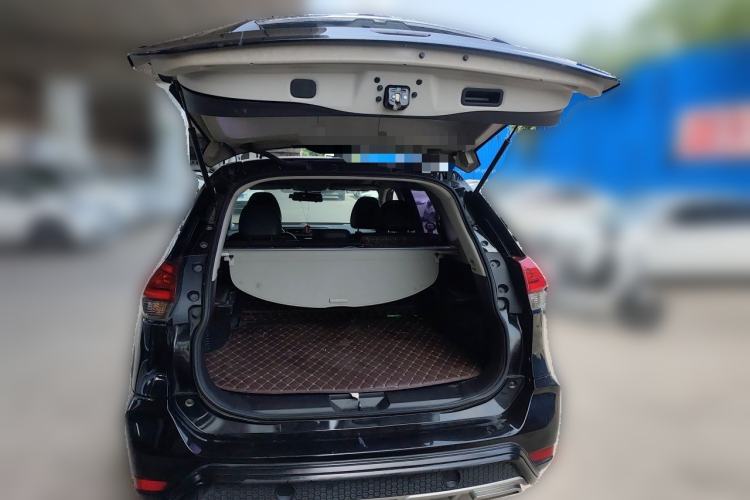 Used Nissan X-Trail 2017 2.0L CVT Comfort Edition 2WD Trunk