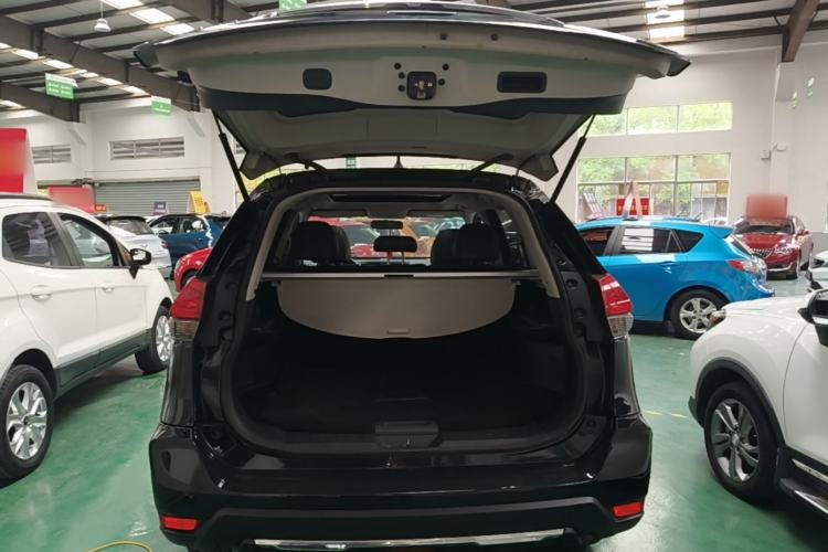 Used Nissan X-Trail 2017 2.0L CVT Comfort Edition 2WD Trunk