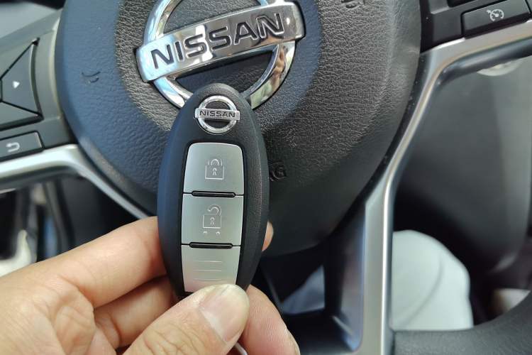 Used Nissan X-Trail 2017 2.0L CVT Comfort Edition 2WD Vehicle Key