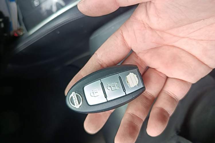 Used Nissan X-Trail 2017 2.0L CVT Comfort Edition 2WD Vehicle Key