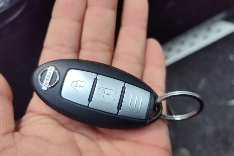 Used Nissan X-Trail 2017 2.0L CVT Comfort Edition 2WD Vehicle Key