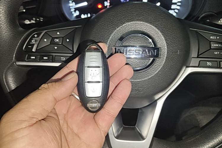 Used Nissan X-Trail 2017 2.0L CVT Comfort Edition 2WD Vehicle Key